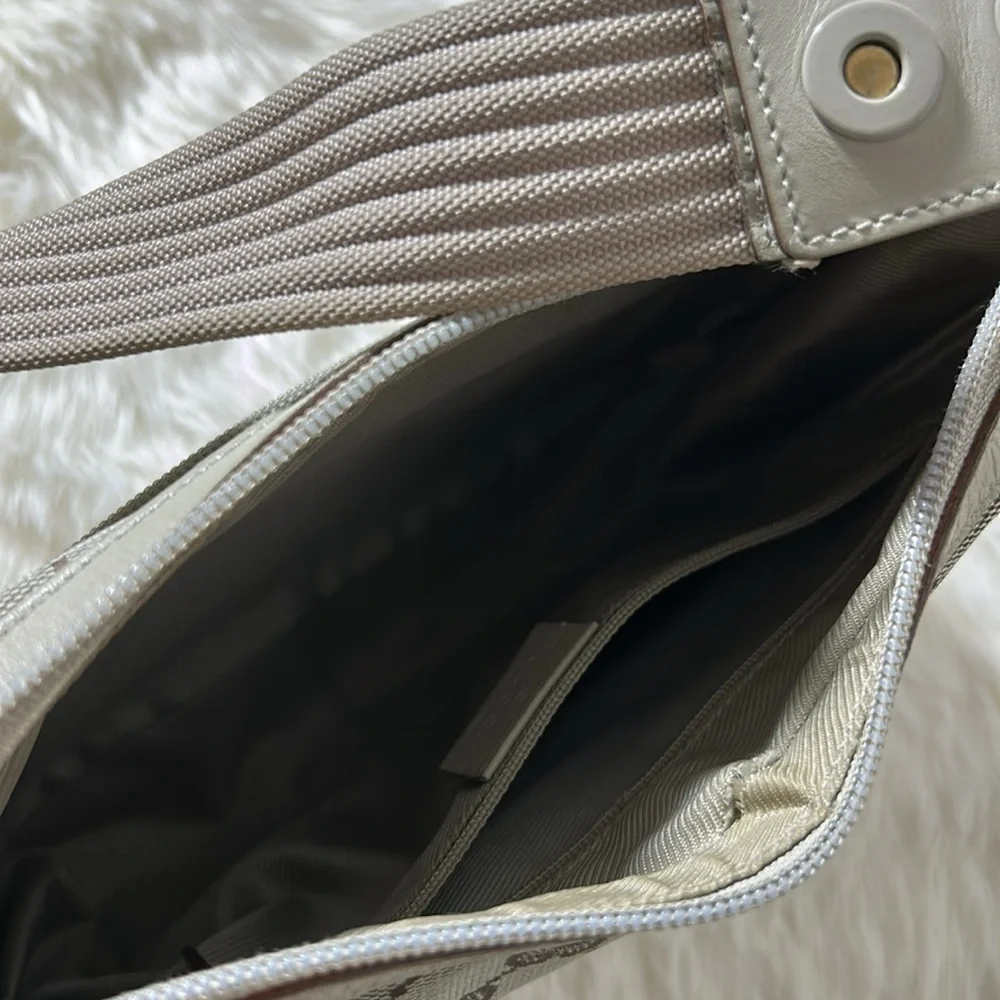 GUCCI Tan GG Canvas Shoulder Bag - Picture 7 of 12